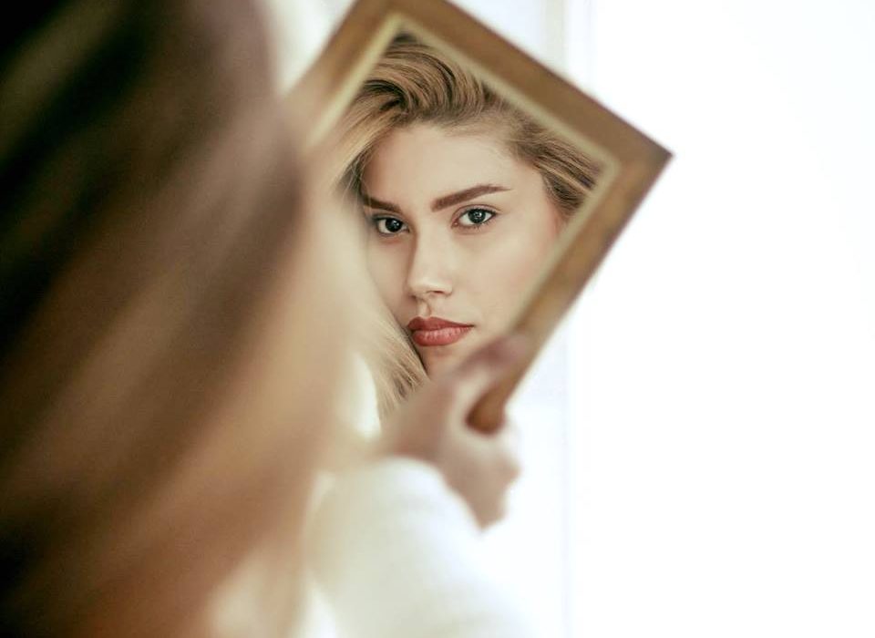 Kan du se dig selv i øjnene? .